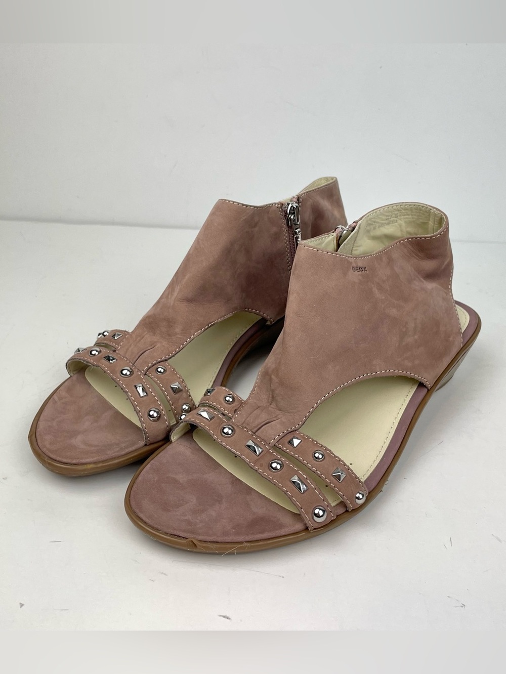 Geox Gladiator sandals. Dusty Pink suede (faux?). Size 7.5